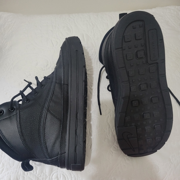 ACG'S Woodside - Picture 3 of 5